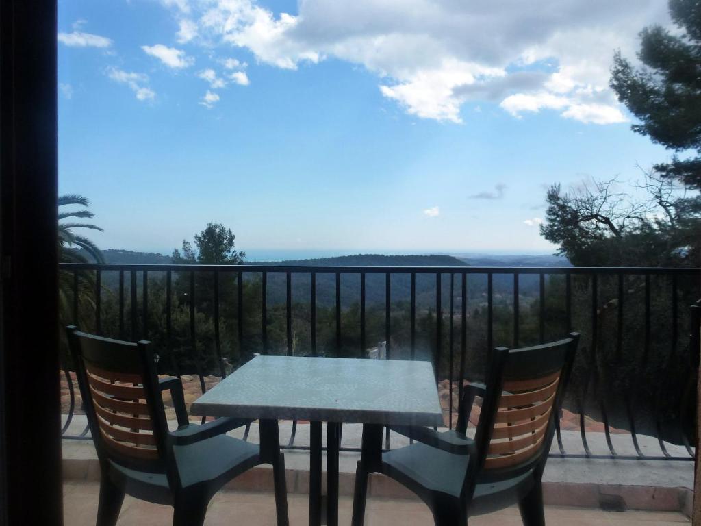Hotel Les Belles Terrasses Tourrettes-sur-Loup Exterior foto